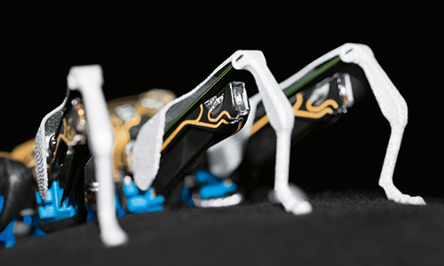 Precise control: piezo-ceramic bending transducers in the legs’ actuators