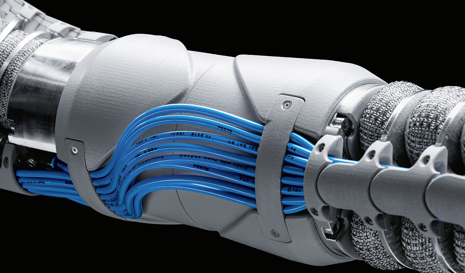 Modular aufgebaut: Der BionicSoftArm lässt sich mit bis zu sieben pneumatischen Balgsegmenten und Drehantrieben kombinieren.