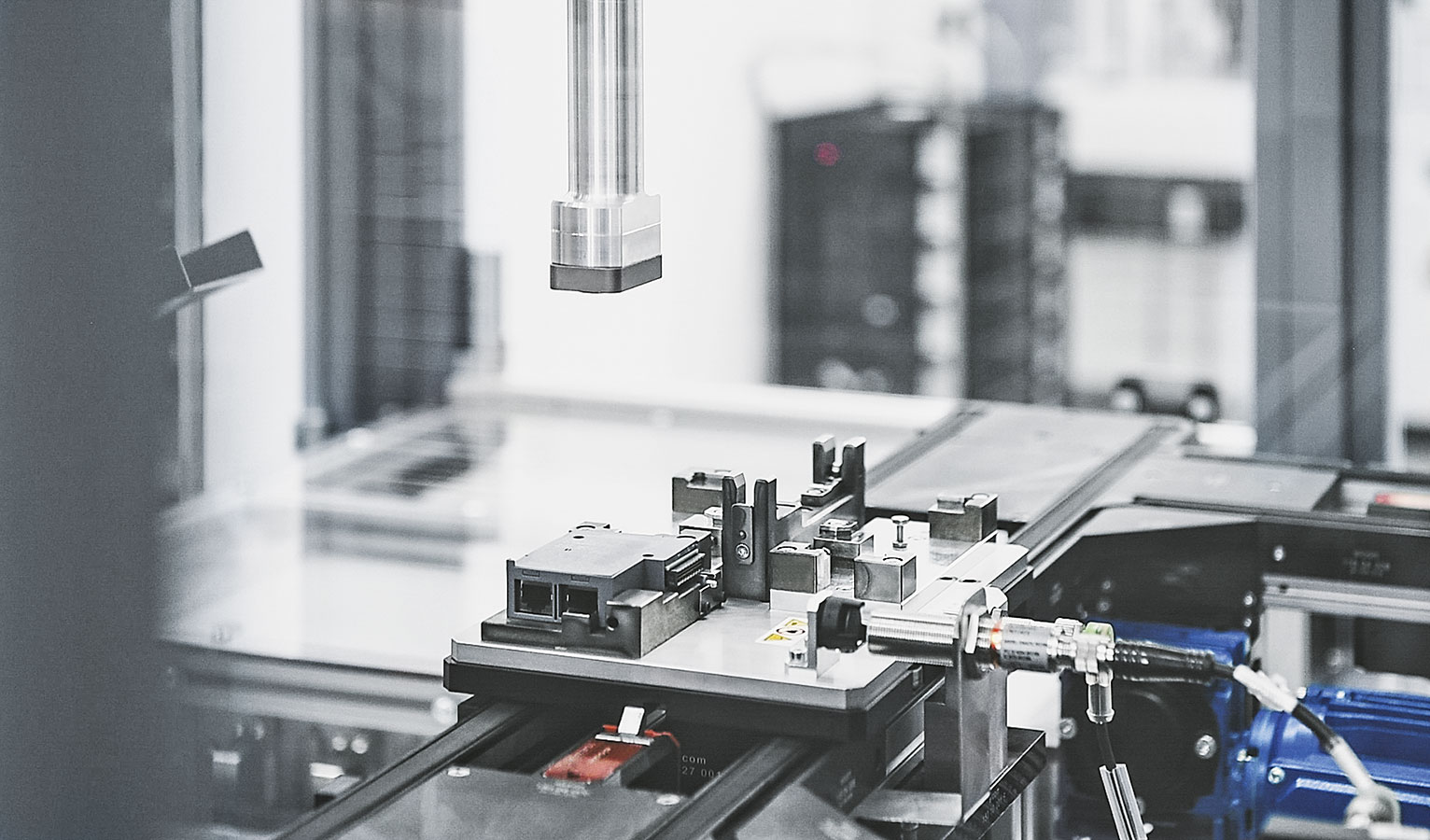 Flexible transport of workpieces
