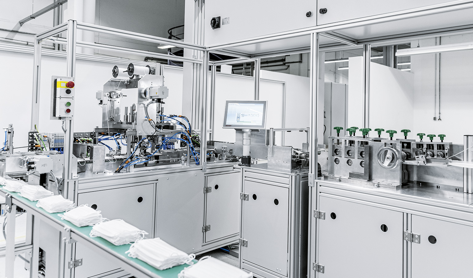 The electrical and pneumatic components from the core range installed in the plant can be delivered quickly worldwide, so that the plant can be constructed decentrally at locations around the world.