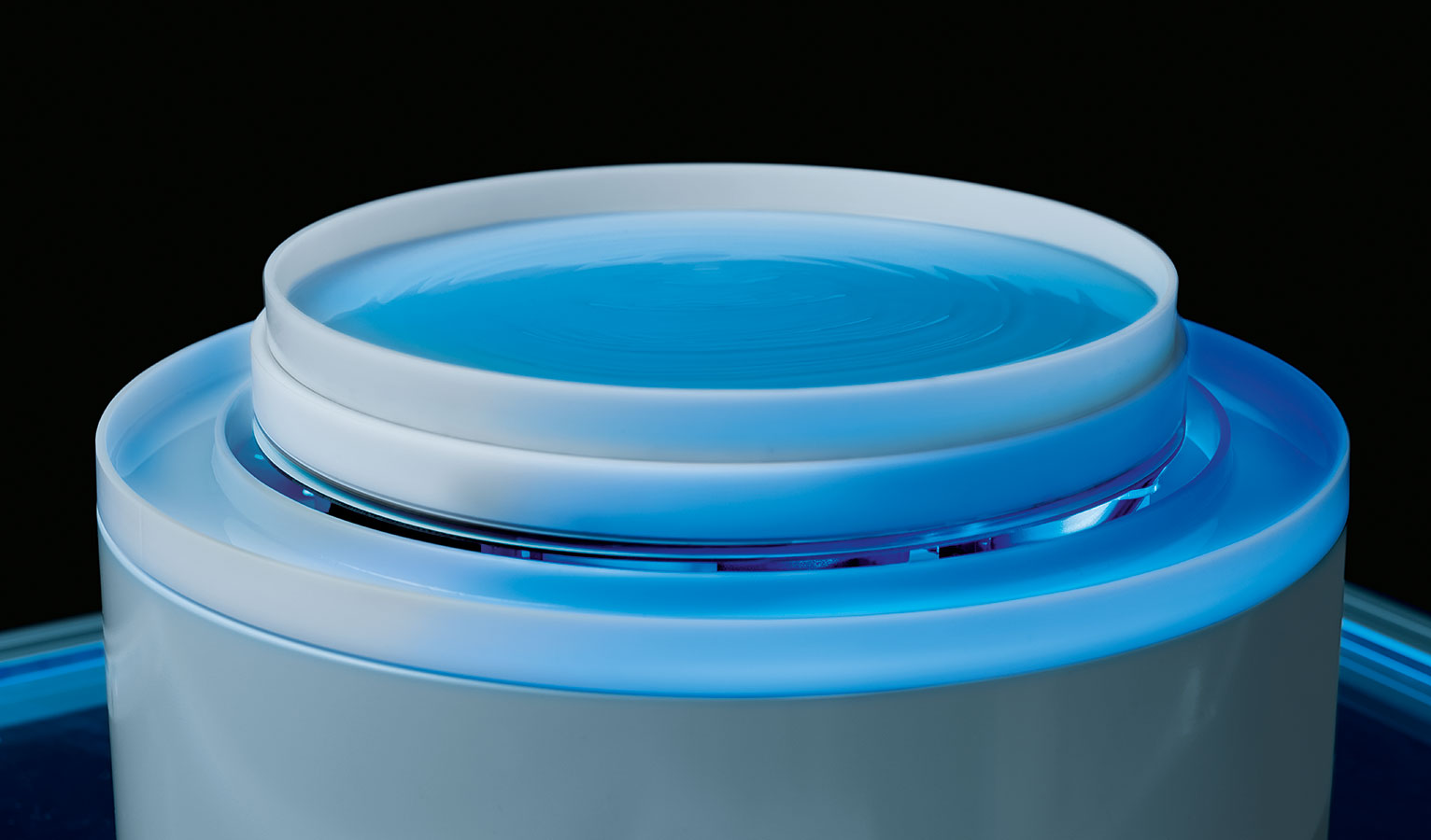 SupraShaker: hovering vibration system with tilt option