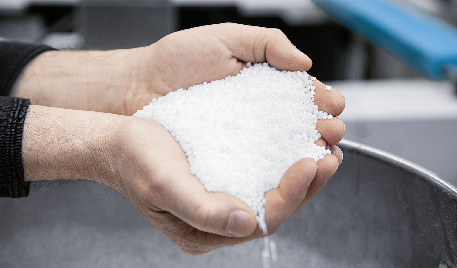 The polyoxymethylene granulate, or POM for short