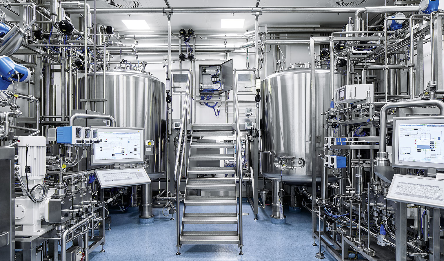 Instalaciones de la empresa Firma Biotest AG, especializada en el desarrollo, producción y comercialización de proteínas plasmáticas y medicamentos bioterapéuticos.