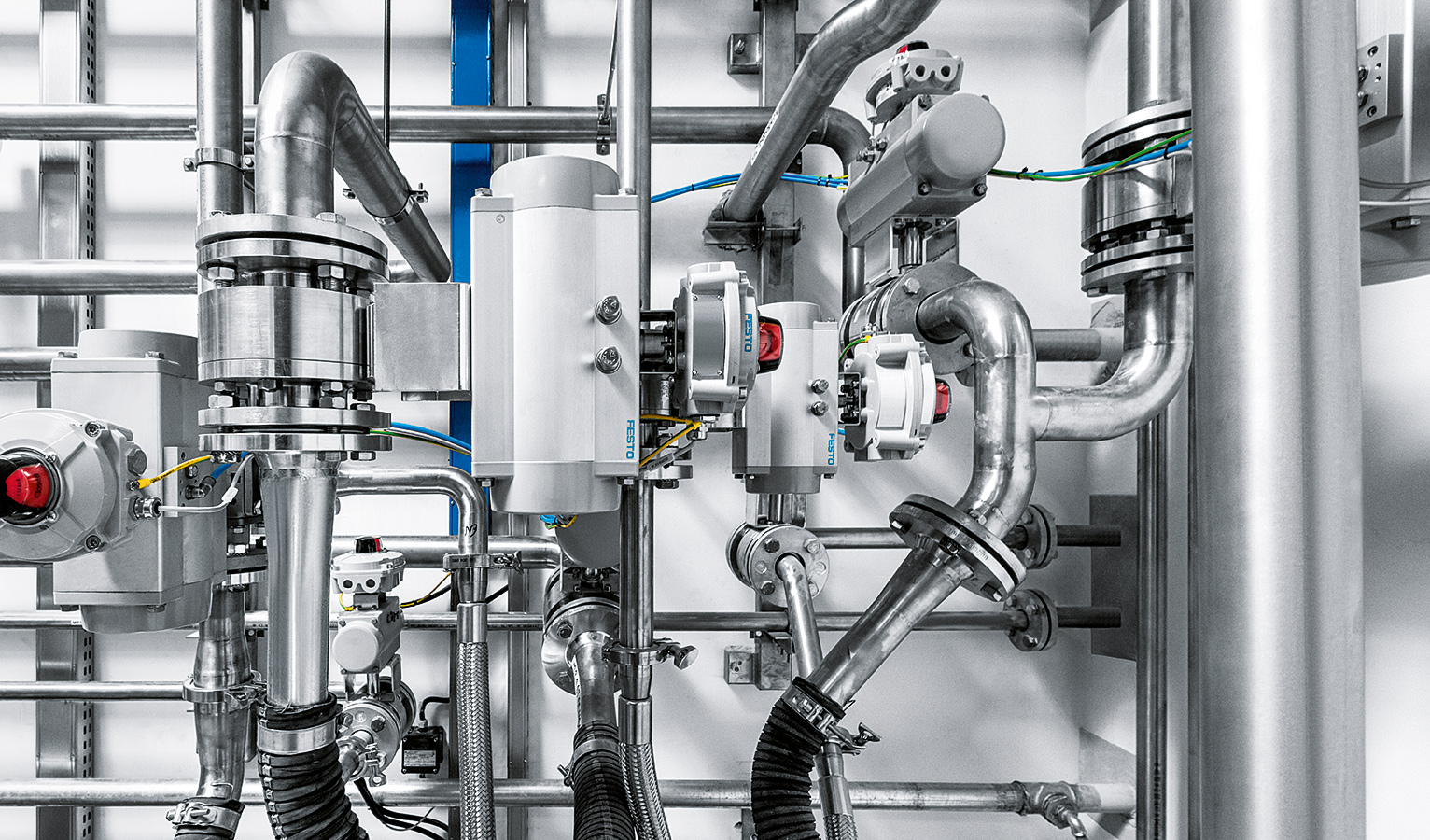 Les soupapes de process automatisées assurent une distribution fiable des substances dans les différentes étapes du processus.