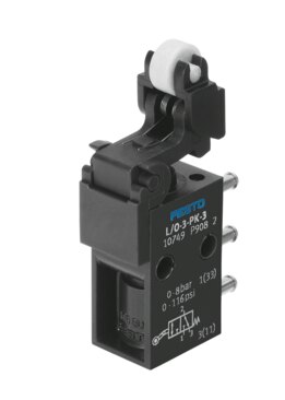 Toggle lever valve with idle return