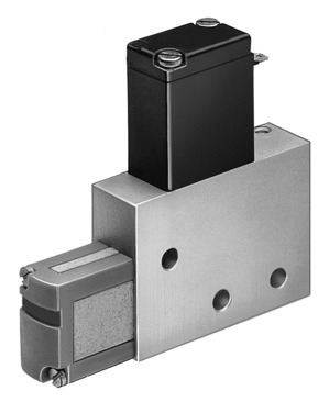 Vacuum generator