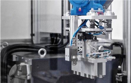 Cận cảnh đầu kẹp hút công cụ và đầu kẹp