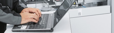 Commissioning service for axis systems