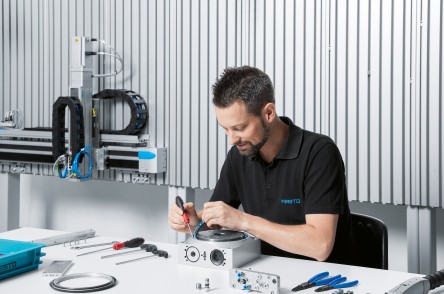 Spare parts and repairs: repair service