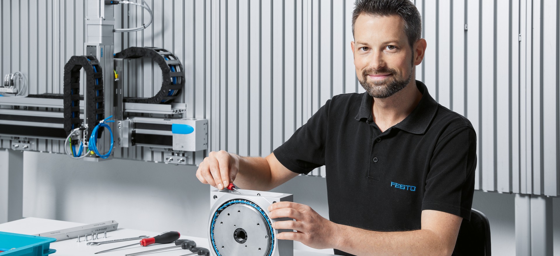 Spare parts and repairs: services