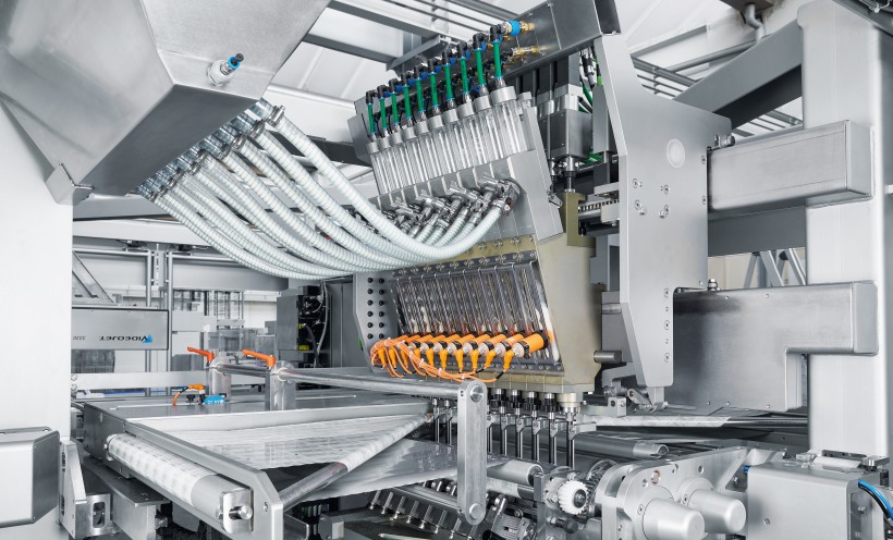 The flexible flat pouch machine Sigpack VPF from Bosch Packaging Technology uses automation from Festo
