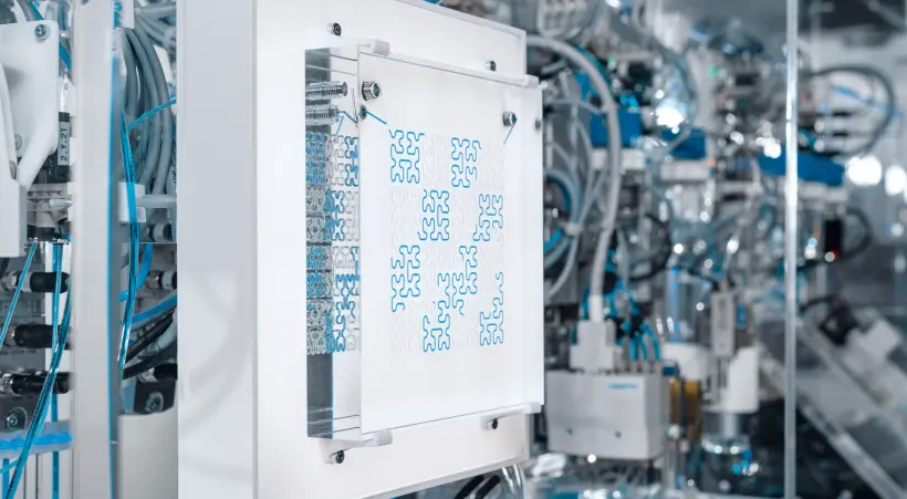 Diffusion bonded manifolds: high-precision dispensing