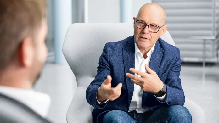 Ulrich Sixt, ekspert ds. Controlled Pneumatics w Festo, przedstawia praktyczne spojrzenie na znaczenie nowoczesnej regulacji ciśnienia i przepływu.