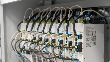 mad automation crea astucciatrice per k-cups con Festo
