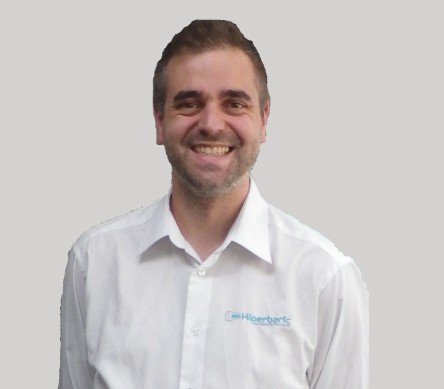 Hiperbaric employee