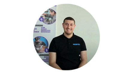 Photo de Lazhar Benchelloug qui est compétiteur WorldSkills en Industrie 4.0 et qui témoigne sur son expérience avec Festo