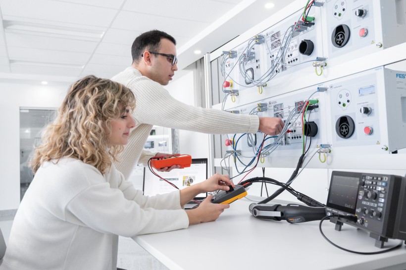 EV Charging Station – Training for the Future of eMobility