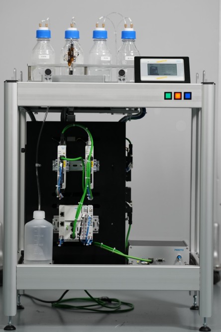 Microplate washer