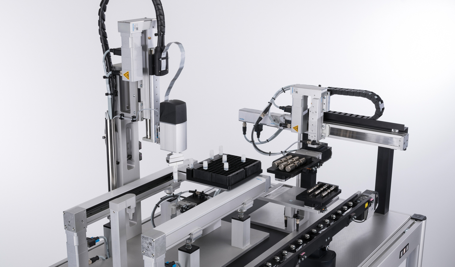 Automated opening and closing of sample vials