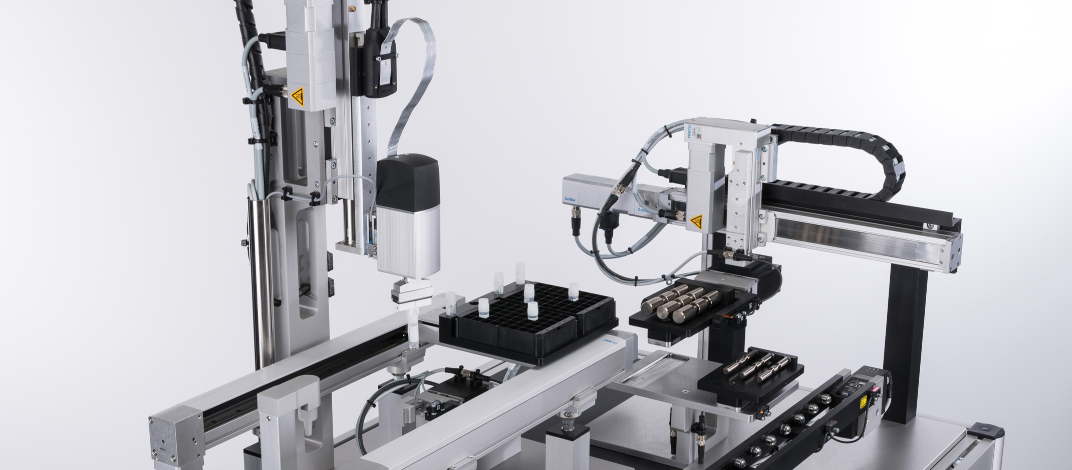 Automated opening and closing of sample vials