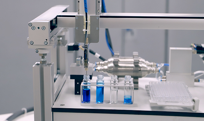 A reservoir in the special manifold duct plate makes it possible to draw in up to 2 ml of liquid