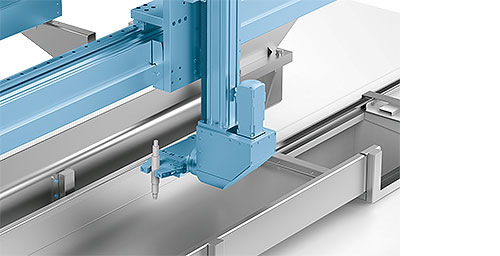 Clamping and gripping workpieces