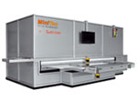 Dans l’installation de soudage laser, les tubes en cuivre ou en aluminium sont soudés aux tôles d’aluminium à revêtement hautement sélectif.